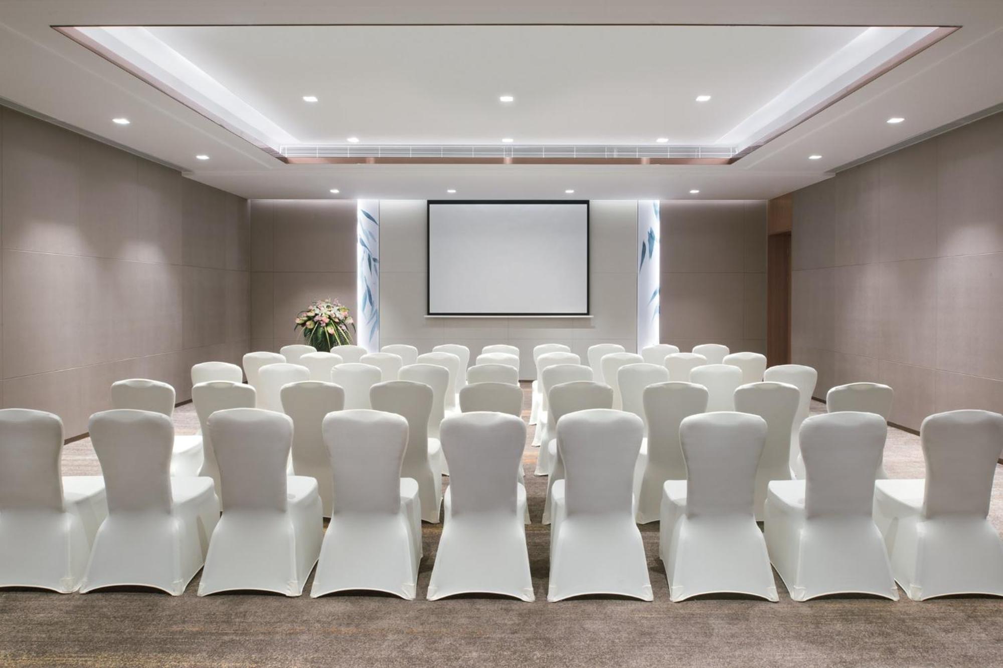 Crowne Plaza Hangzhou Qiantang - The Subway Can Reach The West Lake Scenic Area As Well As The Airport And High-Speed Rail Station, Adjacent To Jinsha Lake And Longfor Paradise Walk Bagian luar foto